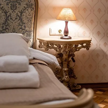 3 Bedrooms Royal Italian Style In An Austrian Building, Parking, Balcony Lviv Exterior photo
