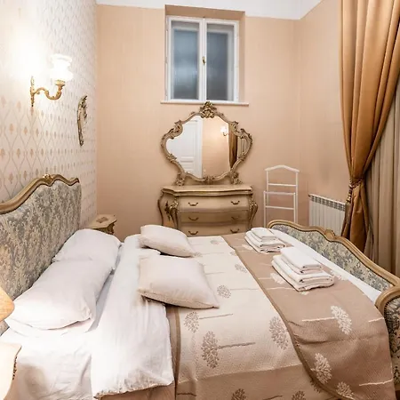 3 Bedrooms Royal Italian Style In An Austrian Building, Parking, Balcony Lviv Exterior photo
