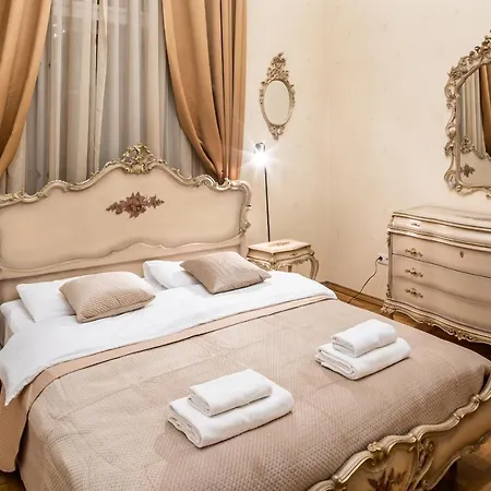 3 Bedrooms Royal Italian Style In An Austrian Building, Parking, Balcony Lviv Exterior photo