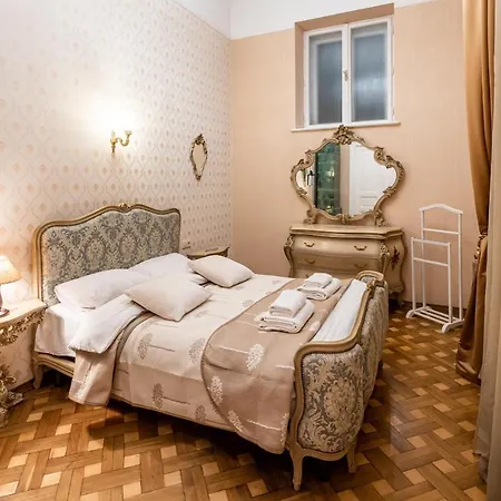 3 Bedrooms Royal Italian Style In An Austrian Building, Parking, Balcony Lviv Exterior photo