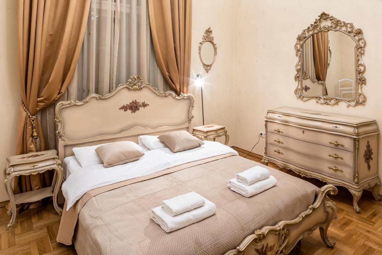 3 Bedrooms Royal Italian Style In An Austrian Building, Parking, Balcony דירה *