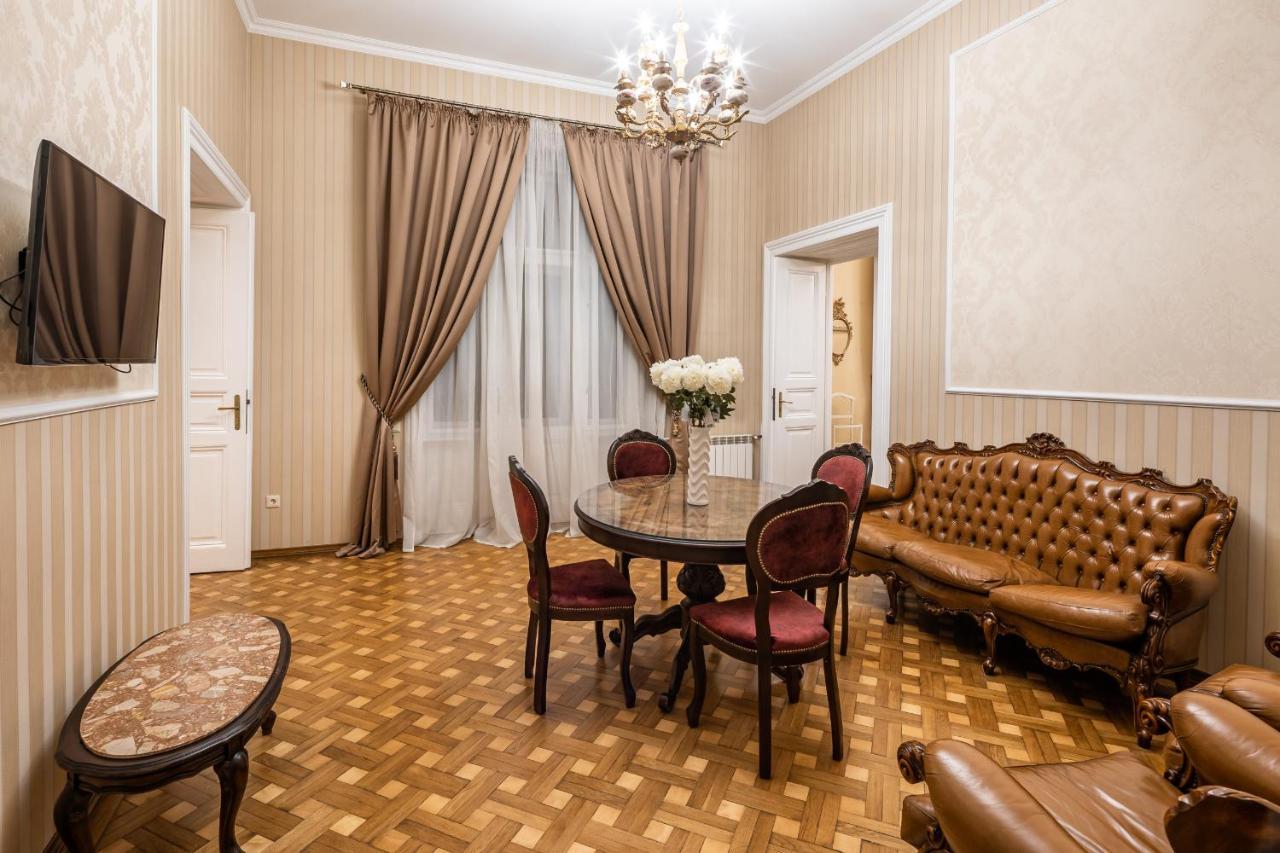 3 Bedrooms Royal Italian Style In An Austrian Building, Parking, Balcony * לבוב