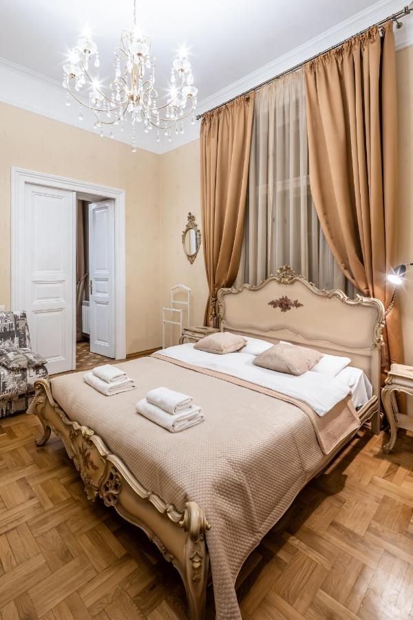 3 Bedrooms Royal Italian Style In An Austrian Building, Parking, Balcony Lviv