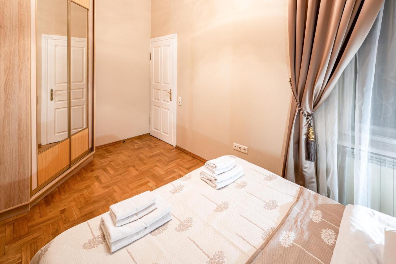 3 Bedrooms Royal Italian Style In An Austrian Building, Parking, Balcony Apartment *