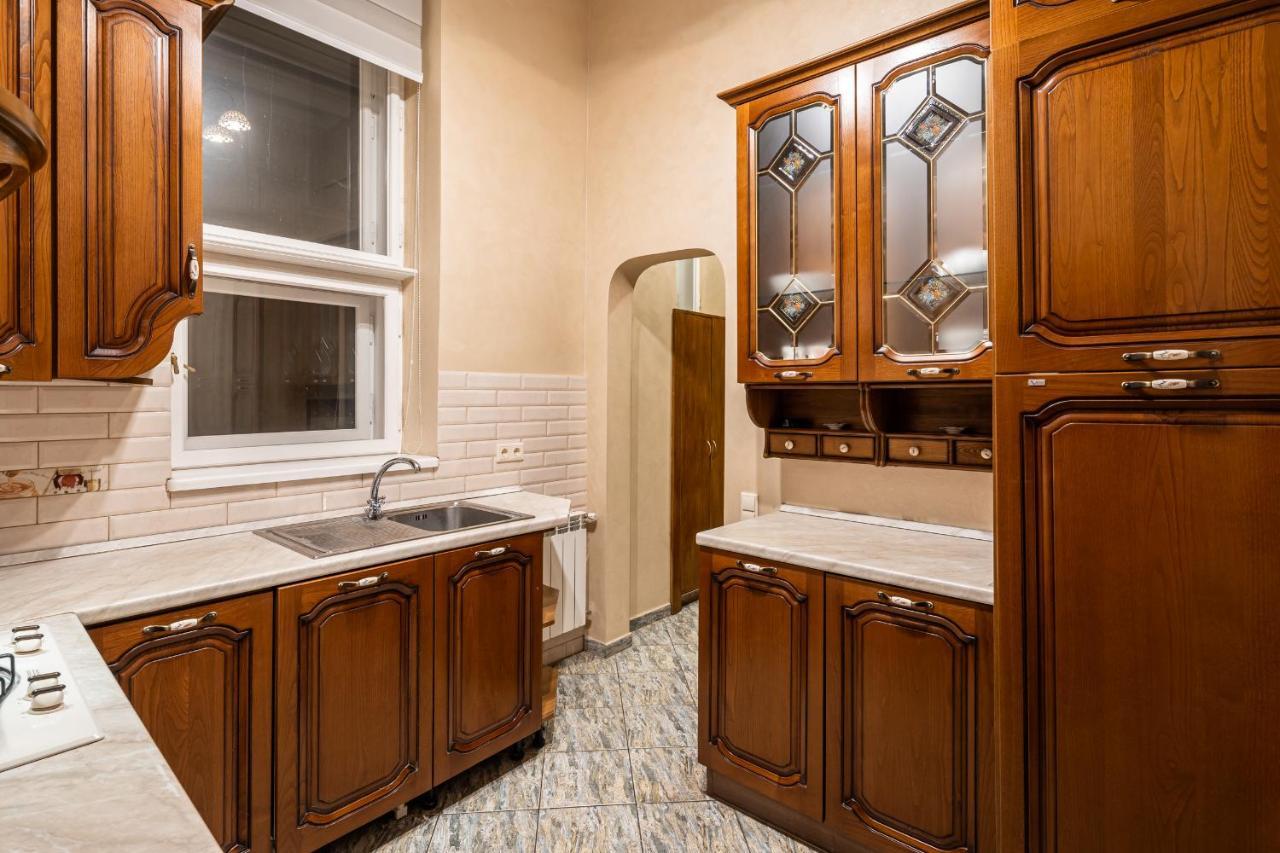 3 Bedrooms Royal Italian Style In An Austrian Building, Parking, Balcony Apartment *
