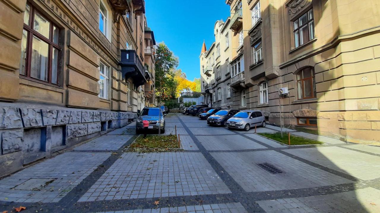 Apartment 3 Bedrooms Royal Italian Style In An Austrian Building, Parking, Balcony Lviv