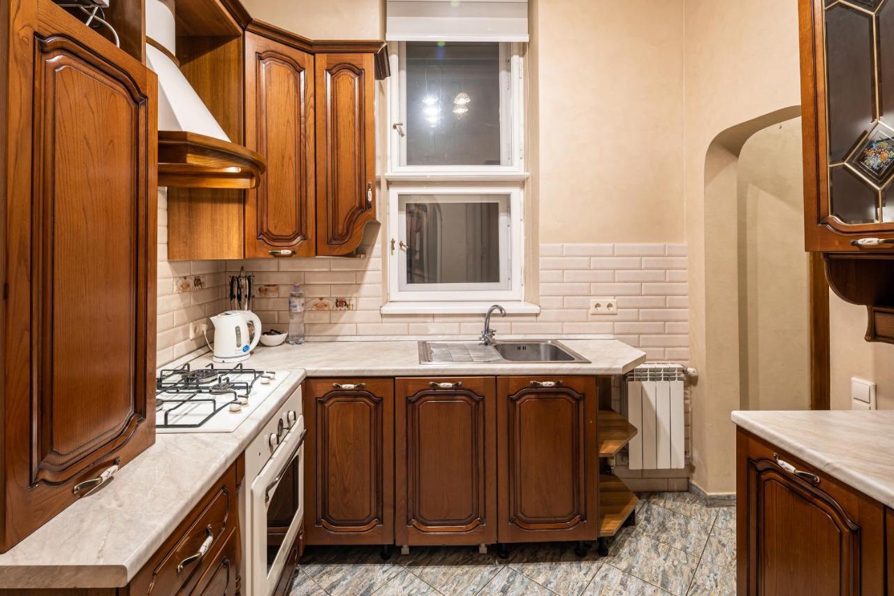Apartment 3 Bedrooms Royal Italian Style In An Austrian Building, Parking, Balcony *