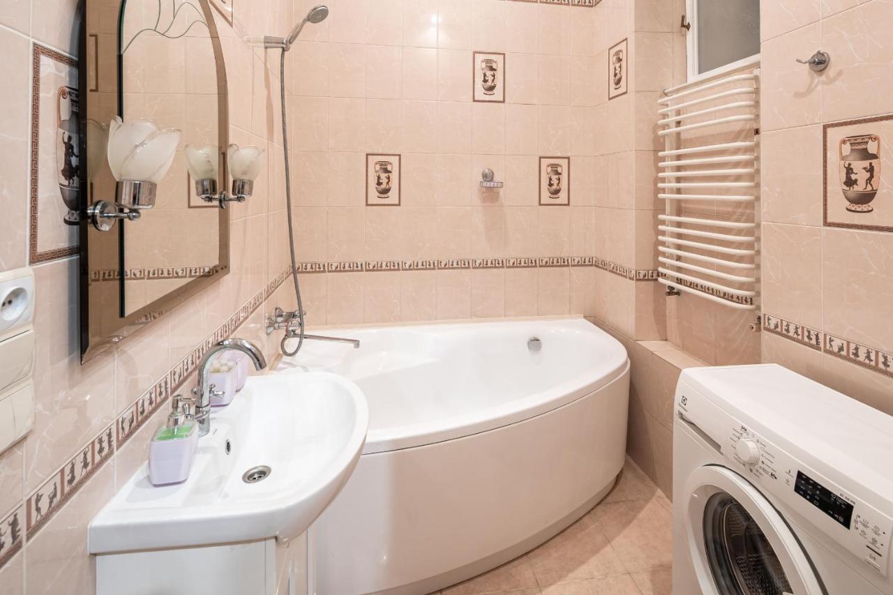 Apartment 3 Bedrooms Royal Italian Style In An Austrian Building, Parking, Balcony