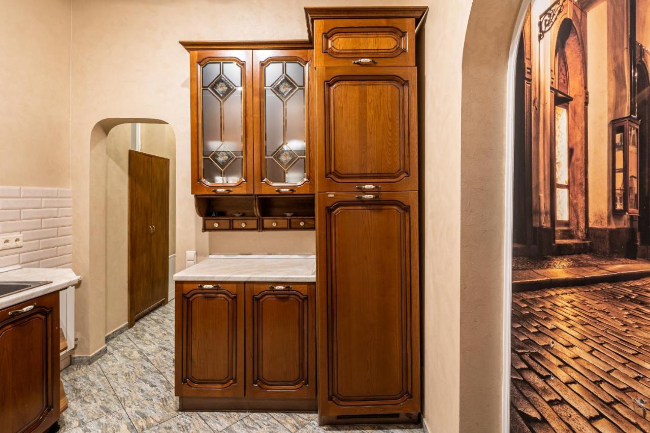 Apartment 3 Bedrooms Royal Italian Style In An Austrian Building, Parking, Balcony *